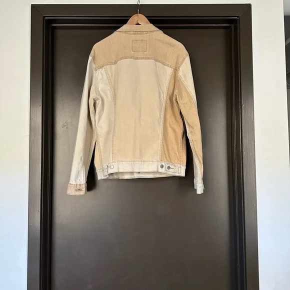 Levi's Cream Colored Denim Trucker Jacket - Picture 3 of 5